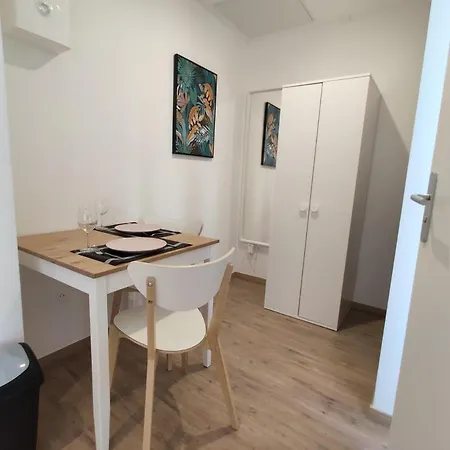 Résidence Jehan Froissart *