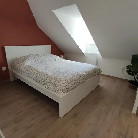 Jehan Froissart Apartman *